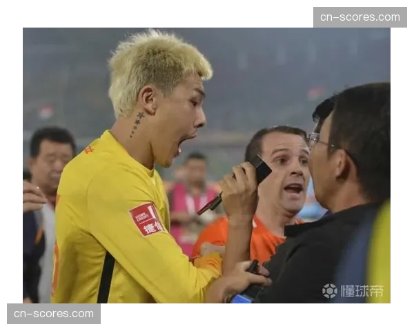 现场镜头捕捉：UFC选手后台冲突，安保人员迅速介入平息